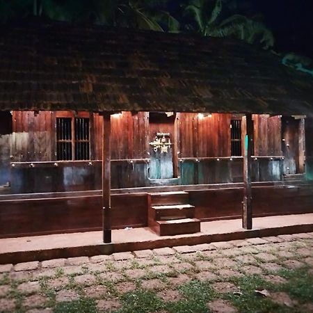 Whispering Waters Villa Kozhikode Exterior photo